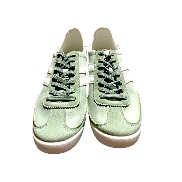 Steve Madden Madden Girl Sage Green/White Retro Runner Sneakers Size 9 NWOB - Picture 2 of 8
